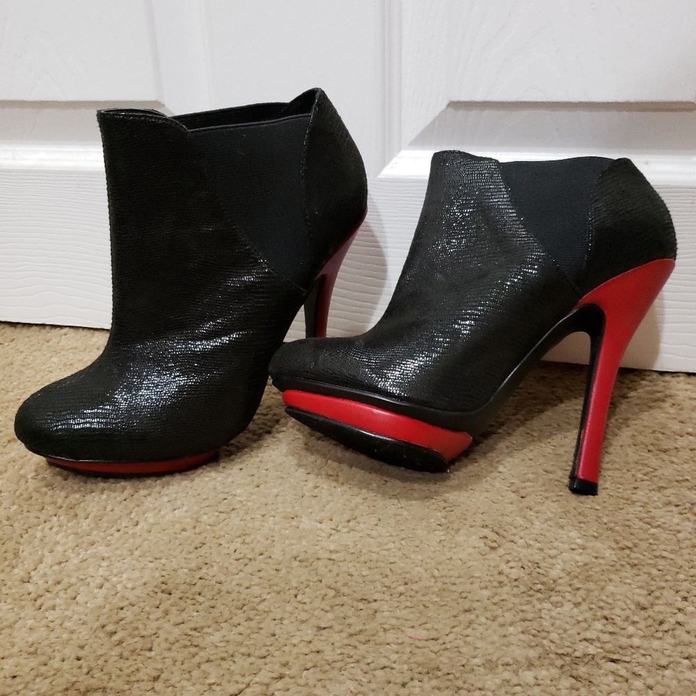 Ankle booties
